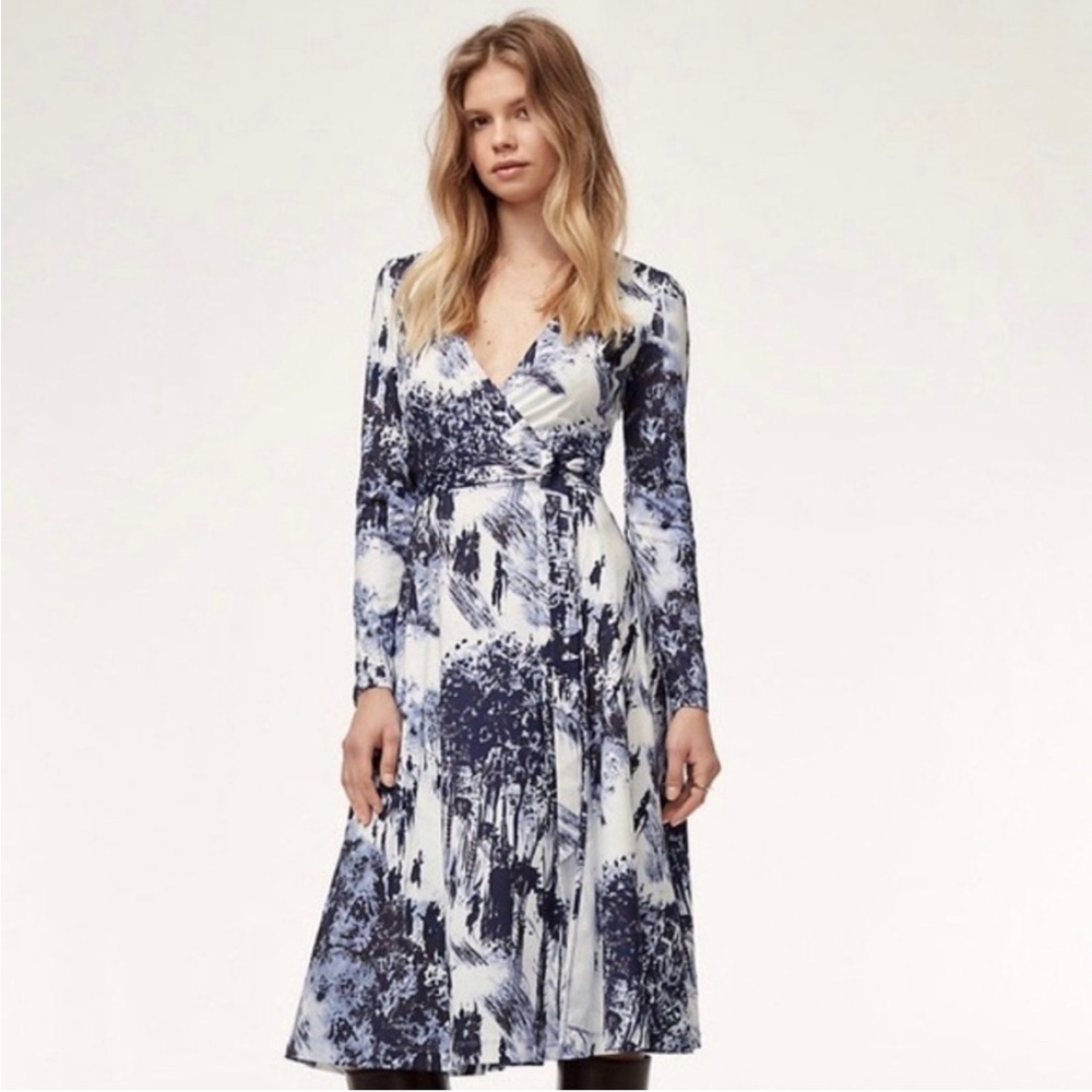 Aritzia Babaton Tyler Wrap Dress Blue White Scenic Pattern Tie Stretch Midi XS